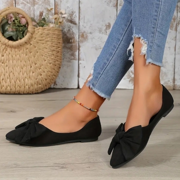 🌴Bamboo Justify-50 Bow Black Faux Suede Slip On Flats Size 10✌️ - Picture 1 of 14
